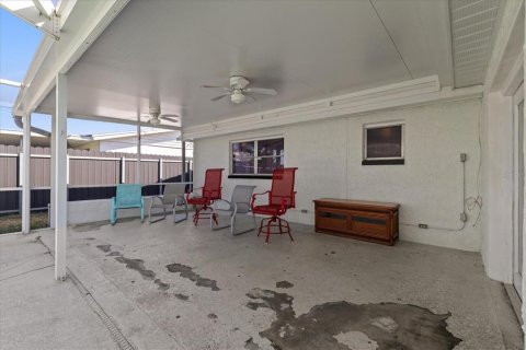 House in Port Richey, Florida 2 bedrooms, 130.81 sq.m. № 1408703 - photo 21