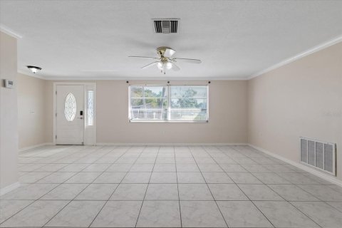 House in Port Richey, Florida 2 bedrooms, 130.81 sq.m. № 1408703 - photo 3