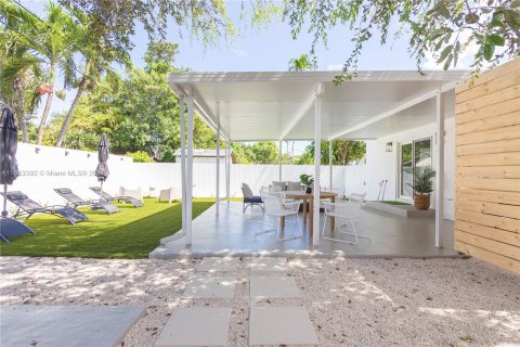 Casa en venta en Miami, Florida, 3 dormitorios, 139.35 m2 № 1372877 - foto 19