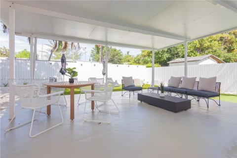 Casa en venta en Miami, Florida, 3 dormitorios, 139.35 m2 № 1372877 - foto 18