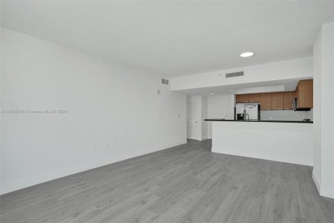 Copropriété à vendre à Hollywood, Floride: 2 chambres, 113.34 m2 № 1372835 - photo 11