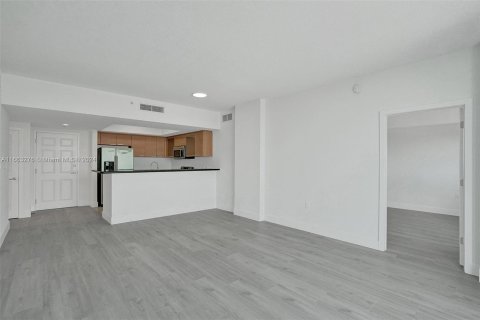 Copropriété à vendre à Hollywood, Floride: 2 chambres, 113.34 m2 № 1372835 - photo 5