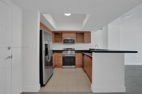 Condo in Hollywood, Florida, 2 bedrooms  № 1372835 - photo 2