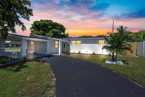 Villa ou maison à vendre à Lauderhill, Floride: 3 chambres, 120.77 m2 № 1377409 - photo 1