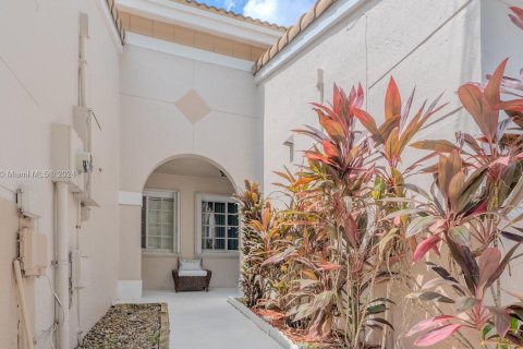 Villa ou maison à vendre à Miramar, Floride: 2 chambres, 95.69 m2 № 1377313 - photo 2