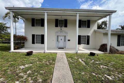 Villa ou maison à vendre à Miami, Floride: 4 chambres, 205.69 m2 № 1377312 - photo 1