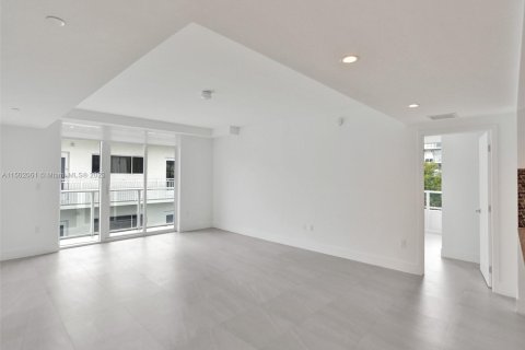 Condominio en venta en Bay Harbor Islands, Florida, 3 dormitorios, 160.72 m2 № 909458 - foto 14