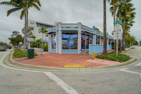 Купить коммерческую недвижимость в Майами-Бич, Флорида № 909412 - фото 1