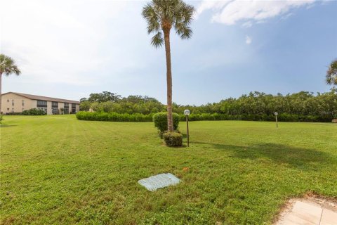 Condominio en venta en New Port Richey, Florida, 1 dormitorio, 68 m2 № 1379587 - foto 16