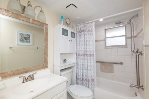 Copropriété à vendre à New Port Richey, Floride: 1 chambre, 68 m2 № 1379587 - photo 12