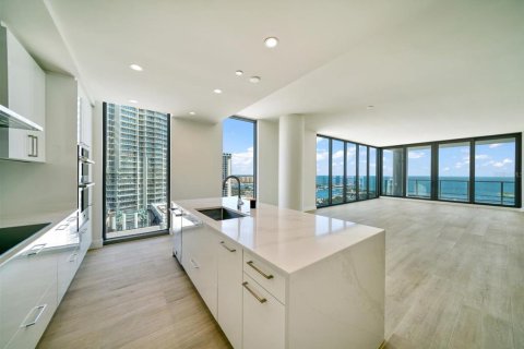 Condominio en venta en Saint Petersburg, Florida, 3 dormitorios, 251.95 m2 № 1389133 - foto 10