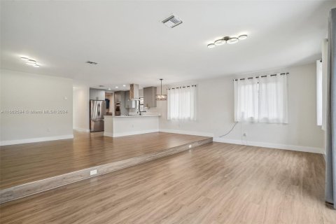 Casa en venta en Miami, Florida, 3 dormitorios, 148.27 m2 № 1370650 - foto 15