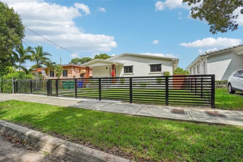 Villa ou maison à vendre à Miami, Floride: 3 chambres, 148.27 m2 № 1370650 - photo 6