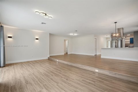 Casa en venta en Miami, Florida, 3 dormitorios, 148.27 m2 № 1370650 - foto 14