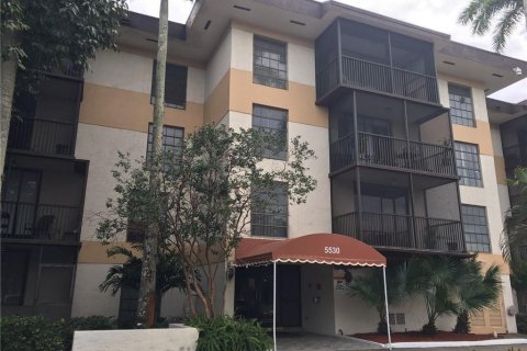 Condominio en venta en Lauderhill, Florida, 2 dormitorios, 119.84 m2 № 996002 - foto 20