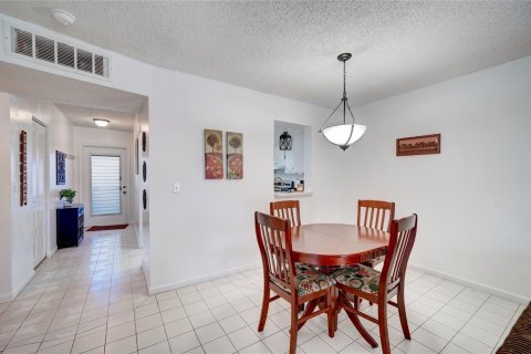 Condo in Margate, Florida, 2 bedrooms  № 992010 - photo 23