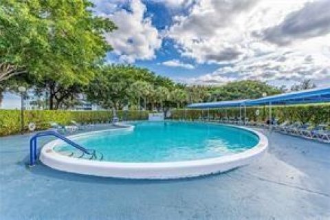 Copropriété à vendre à Margate, Floride: 2 chambres, 92.9 m2 № 992010 - photo 3