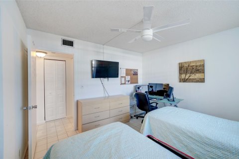 Condo in Margate, Florida, 2 bedrooms  № 992010 - photo 16