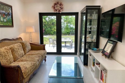Villa ou maison à vendre à Biscayne Park, Floride: 2 chambres, 123.1 m2 № 1153641 - photo 3