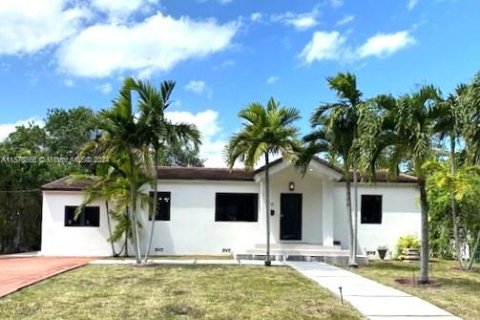 Villa ou maison à vendre à Biscayne Park, Floride: 2 chambres, 123.1 m2 № 1153641 - photo 1