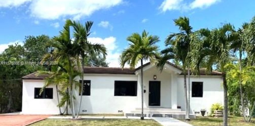 House in Biscayne Park, Florida 2 bedrooms, 123.1 sq.m. № 1153641