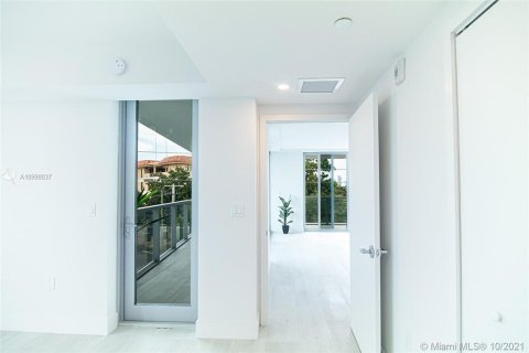 Condominio en venta en North Miami Beach, Florida, 2 dormitorios, 101.91 m2 № 2185 - foto 15