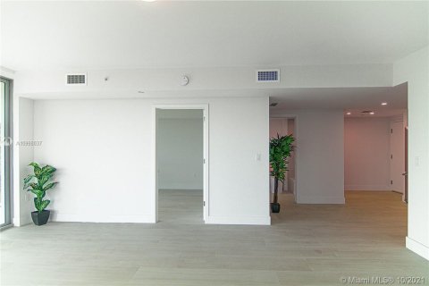 Condominio en venta en North Miami Beach, Florida, 2 dormitorios, 101.91 m2 № 2185 - foto 6
