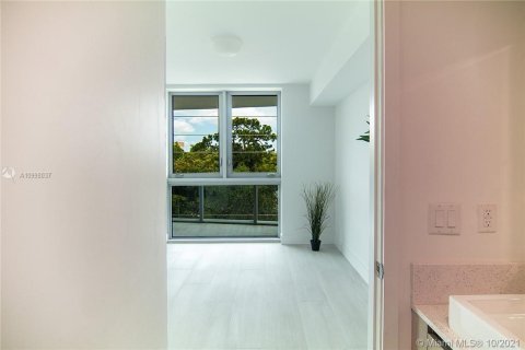 Condominio en venta en North Miami Beach, Florida, 2 dormitorios, 101.91 m2 № 2185 - foto 11