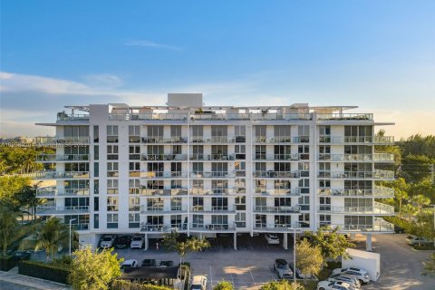 Condominio en venta en North Miami Beach, Florida, 2 dormitorios, 83.89 m2 № 2183 - foto 3