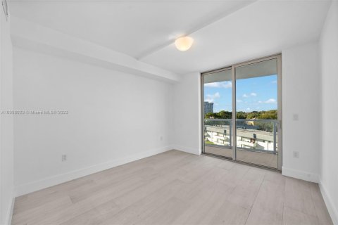Condominio en venta en North Miami Beach, Florida, 2 dormitorios, 83.89 m2 № 2183 - foto 16