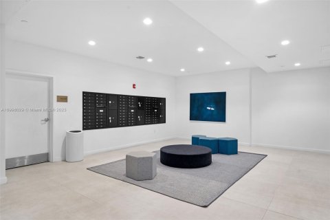 Copropriété à vendre à North Miami Beach, Floride: 2 chambres, 83.89 m2 № 2183 - photo 26