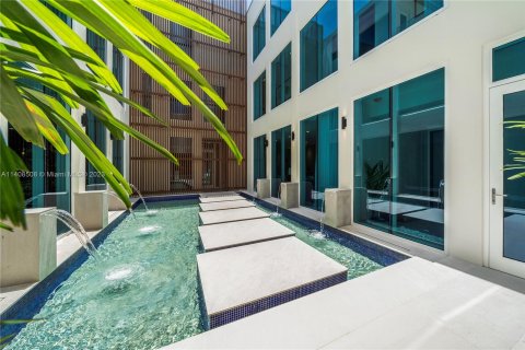 Villa ou maison à vendre à Miami Beach, Floride: 8 chambres, 1017.74 m2 № 568582 - photo 6