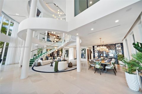 Villa ou maison à vendre à Miami Beach, Floride: 8 chambres, 1017.74 m2 № 568582 - photo 9
