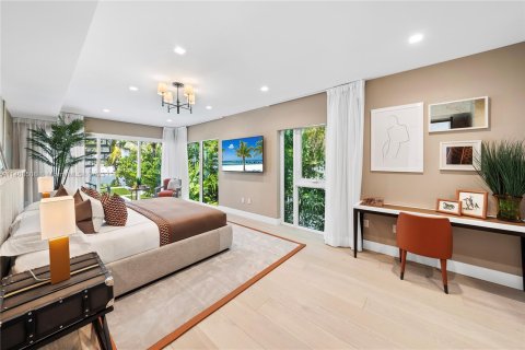 Villa ou maison à vendre à Miami Beach, Floride: 8 chambres, 1017.74 m2 № 568582 - photo 26