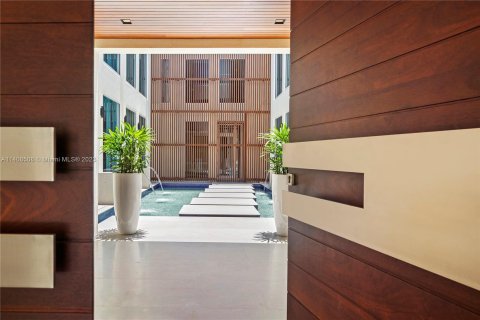 Villa ou maison à vendre à Miami Beach, Floride: 8 chambres, 1017.74 m2 № 568582 - photo 5