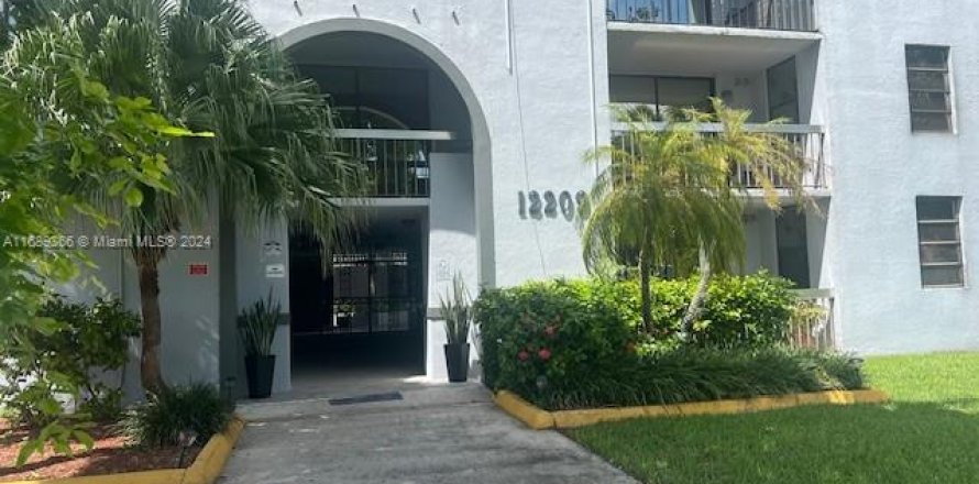 Condominio en Miami, Florida, 2 dormitorios  № 1436992