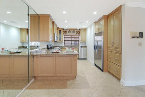 Casa en venta en Miami, Florida, 3 dormitorios, 138.42 m2 № 1436991 - foto 3