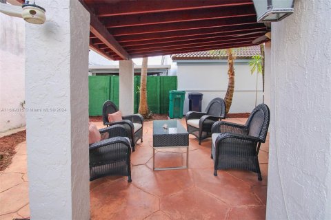 Casa en venta en Miami, Florida, 3 dormitorios, 138.42 m2 № 1436991 - foto 23