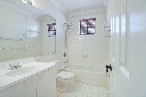 Casa en venta en Miami, Florida, 3 dormitorios, 138.42 m2 № 1436991 - foto 16