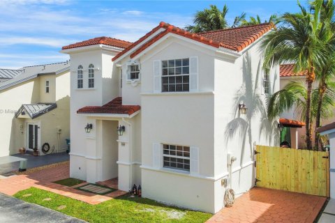 Casa en venta en Miami, Florida, 3 dormitorios, 138.42 m2 № 1436991 - foto 18