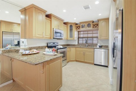 Casa en venta en Miami, Florida, 3 dormitorios, 138.42 m2 № 1436991 - foto 2