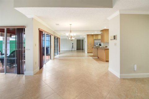 Casa en venta en Miami, Florida, 3 dormitorios, 138.42 m2 № 1436991 - foto 5