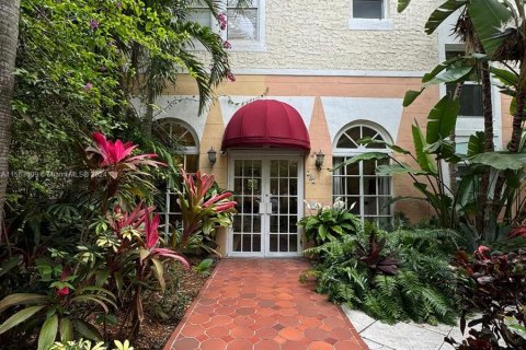 Copropriété à vendre à Miami Beach, Floride: 2 chambres, 73.86 m2 № 1098217 - photo 2