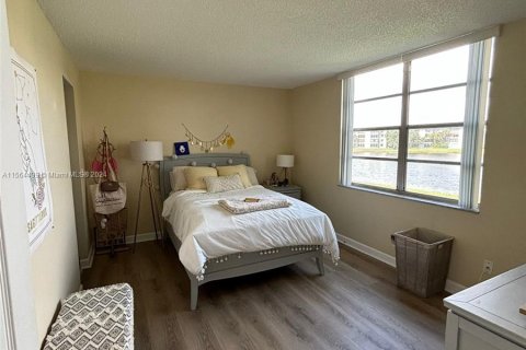 Condominio en venta en Davie, Florida, 2 dormitorios, 90.12 m2 № 1101016 - foto 11