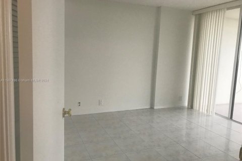 Condominio en venta en Miami, Florida, 1 dormitorio, 80.64 m2 № 1116123 - foto 7