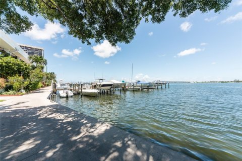 Condo in Miami, Florida, 1 bedroom  № 1116123 - photo 20