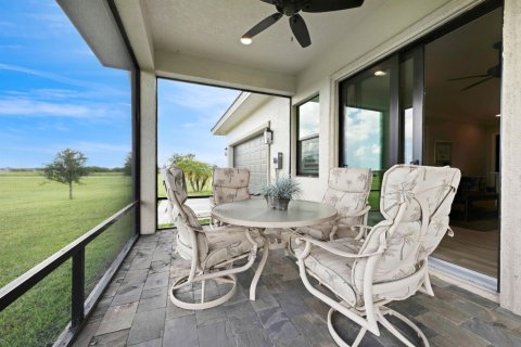 Villa ou maison à vendre à Palm City, Floride: 4 chambres, 419.27 m2 № 952378 - photo 1