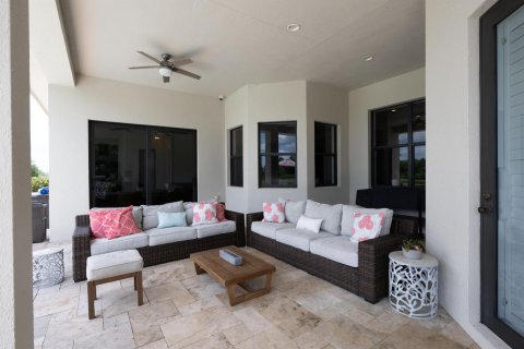 Villa ou maison à vendre à Palm City, Floride: 4 chambres, 419.27 m2 № 952378 - photo 9