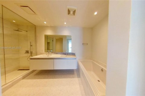 Copropriété à vendre à Miami, Floride: 3 chambres, 237.09 m2 № 716019 - photo 14