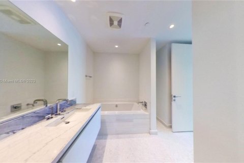 Copropriété à vendre à Miami, Floride: 3 chambres, 237.09 m2 № 716019 - photo 12